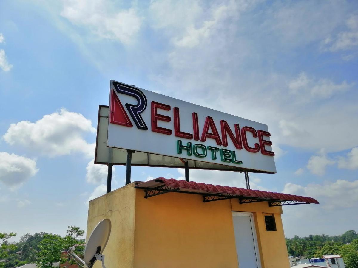 Reliance Hotel Boralesgamuwa Extérieur photo