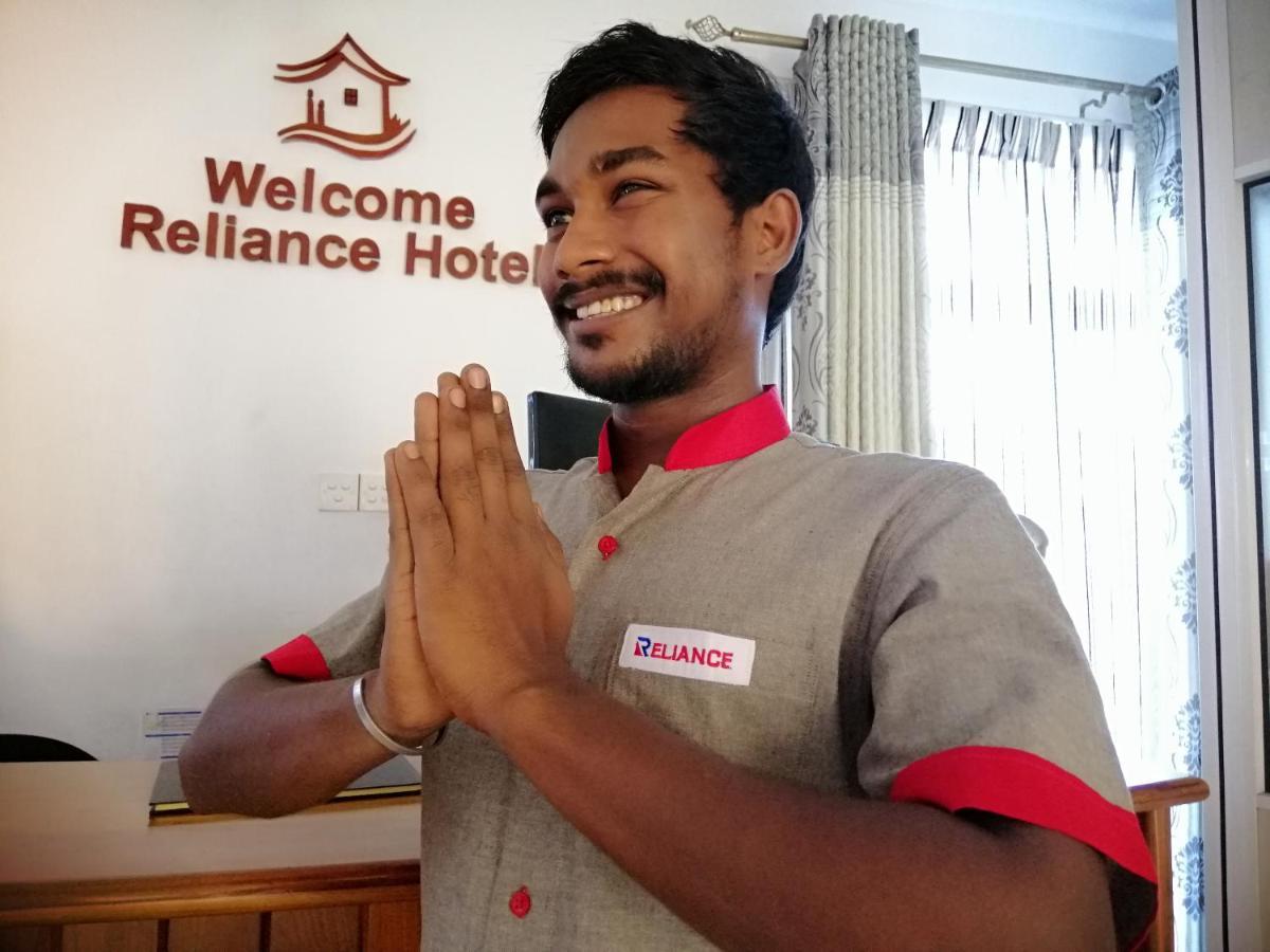 Reliance Hotel Boralesgamuwa Extérieur photo