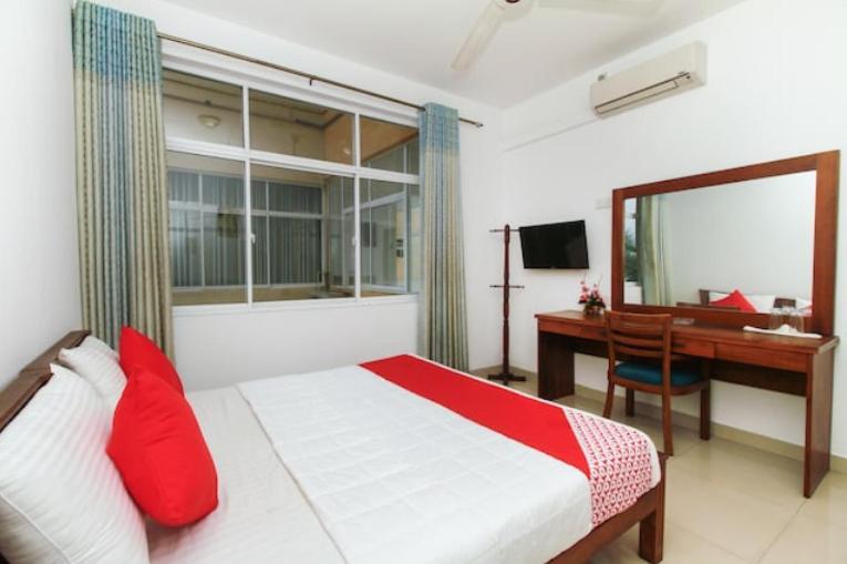 Reliance Hotel Boralesgamuwa Extérieur photo