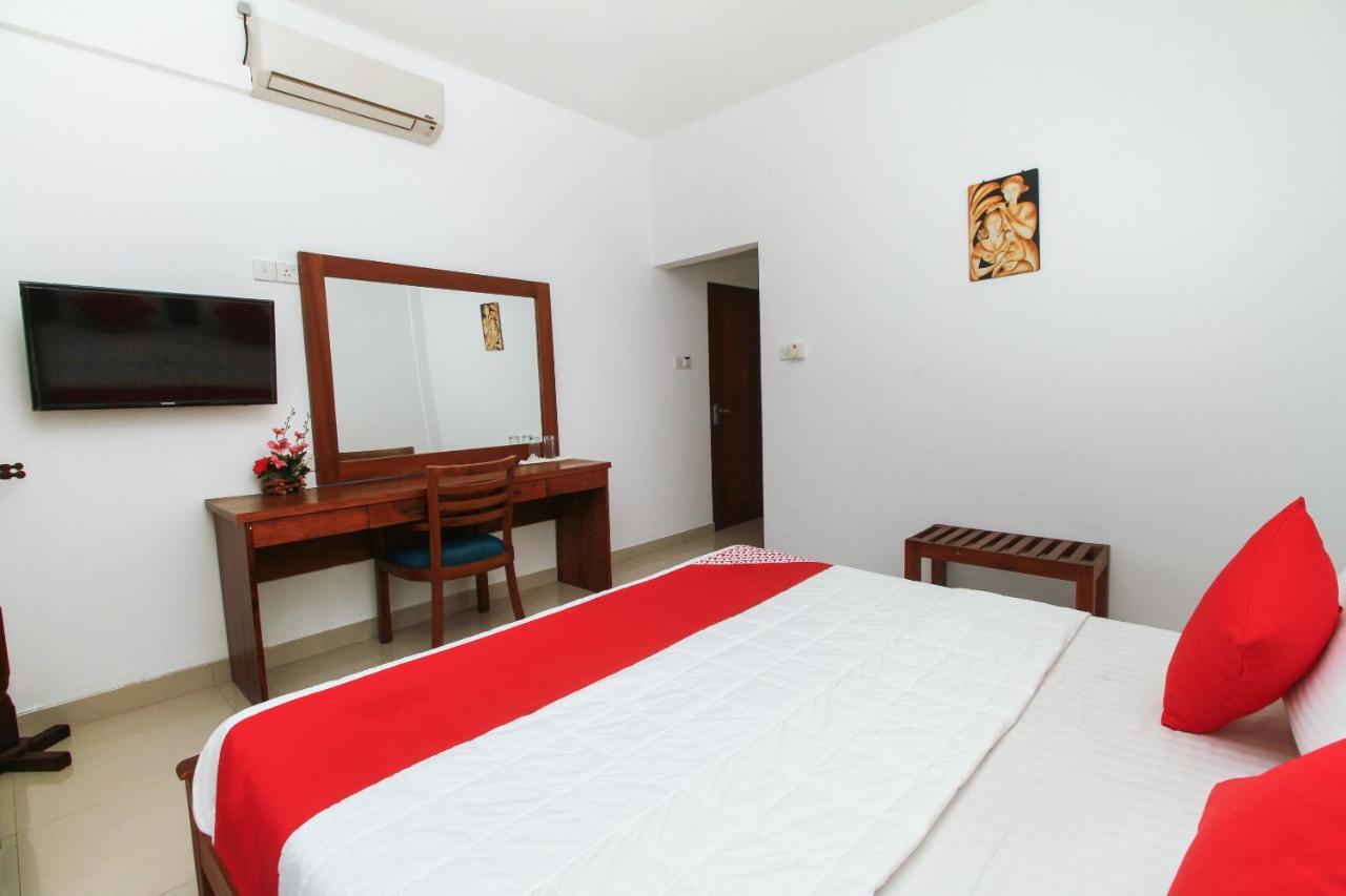 Reliance Hotel Boralesgamuwa Extérieur photo