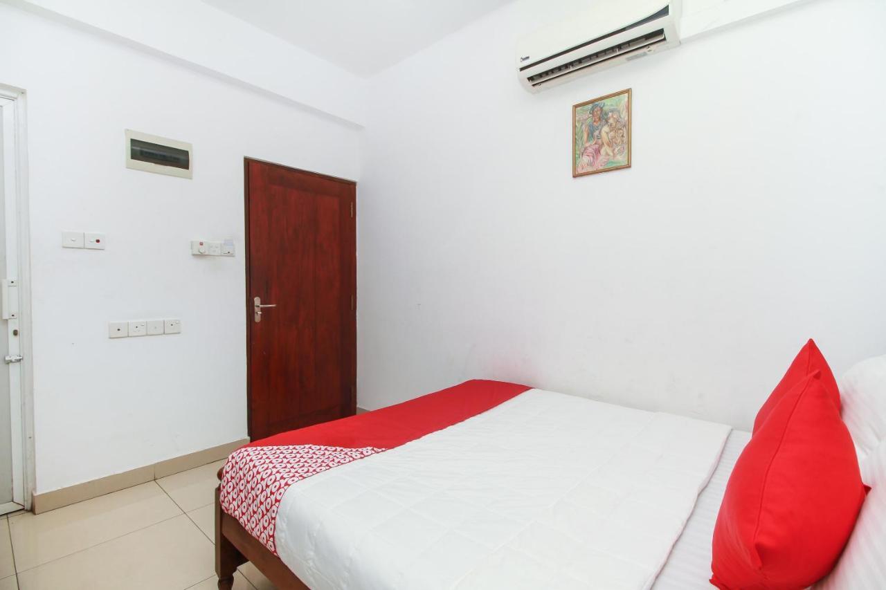 Reliance Hotel Boralesgamuwa Extérieur photo