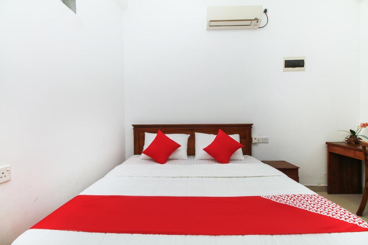 Reliance Hotel Boralesgamuwa Extérieur photo