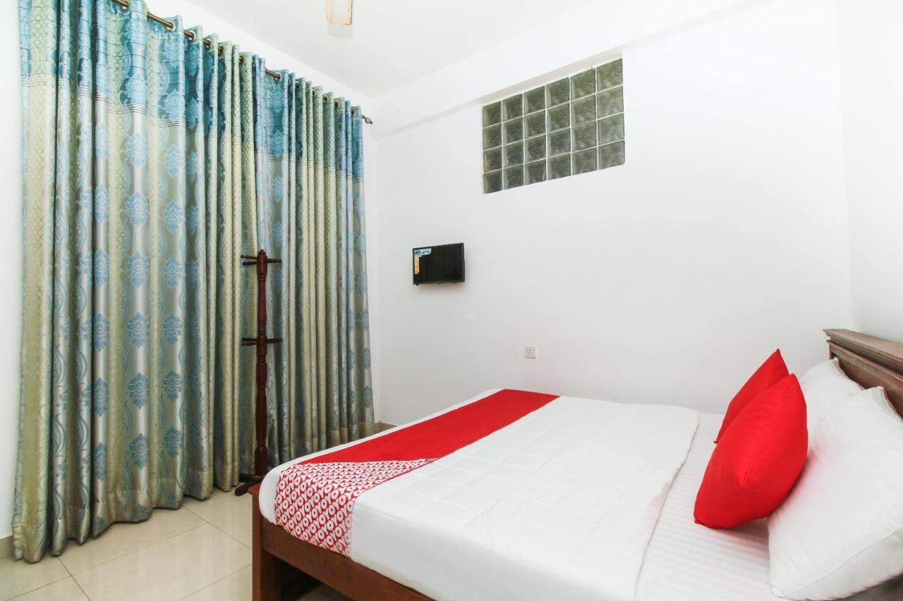 Reliance Hotel Boralesgamuwa Extérieur photo