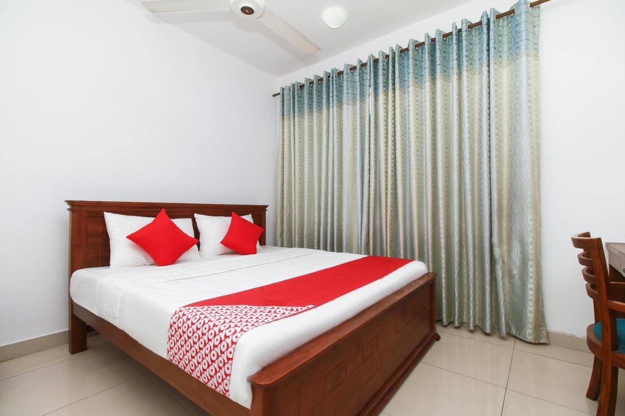 Reliance Hotel Boralesgamuwa Extérieur photo