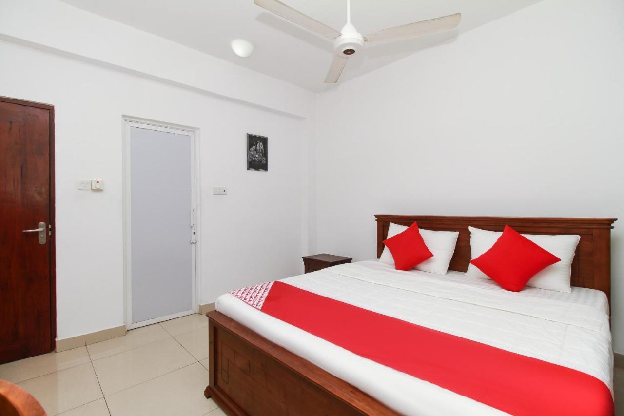 Reliance Hotel Boralesgamuwa Extérieur photo