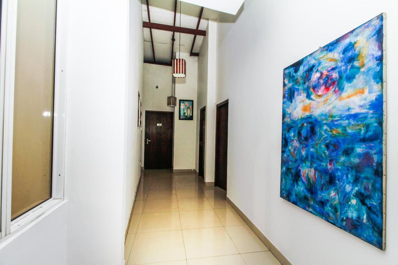 Reliance Hotel Boralesgamuwa Extérieur photo