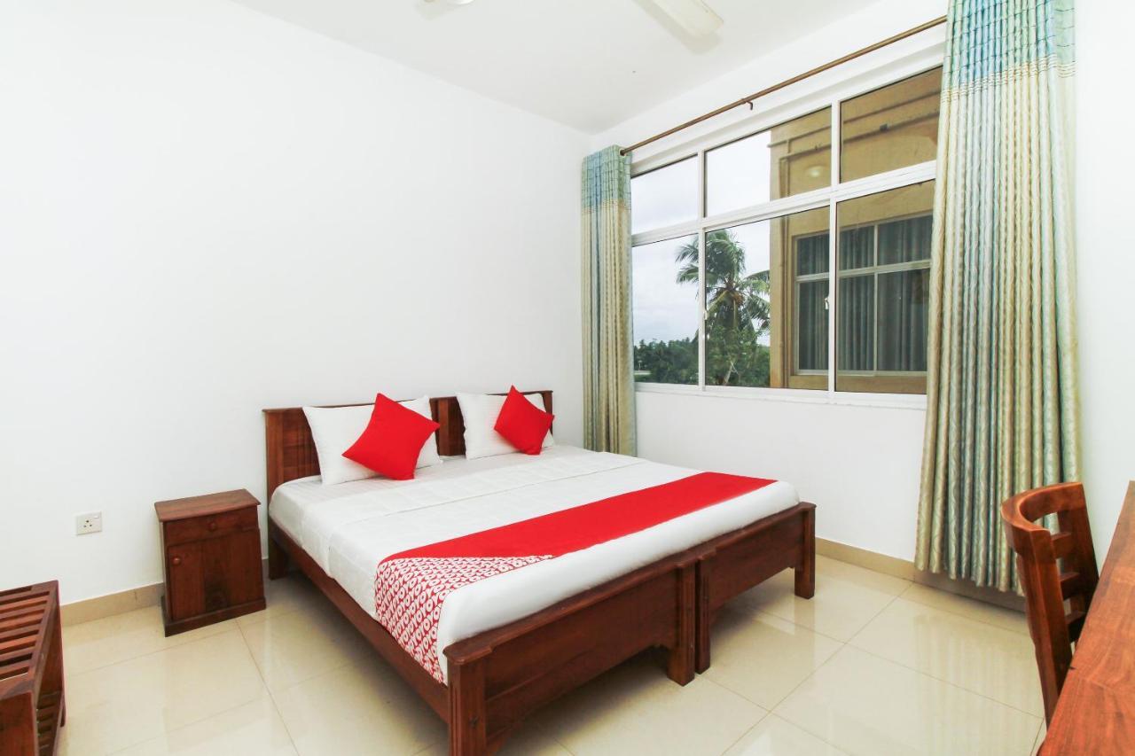 Reliance Hotel Boralesgamuwa Extérieur photo
